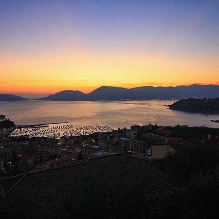 Affittacamere La Baia Di Lerici Exterior foto